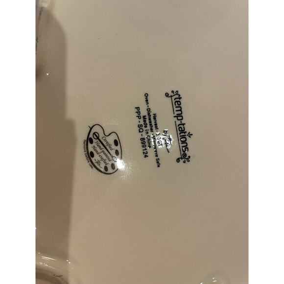 Temptations hand painted/crafted by Tara Harvest Leaf 3 Qt. Casserole Serving - Picture 2 of 8